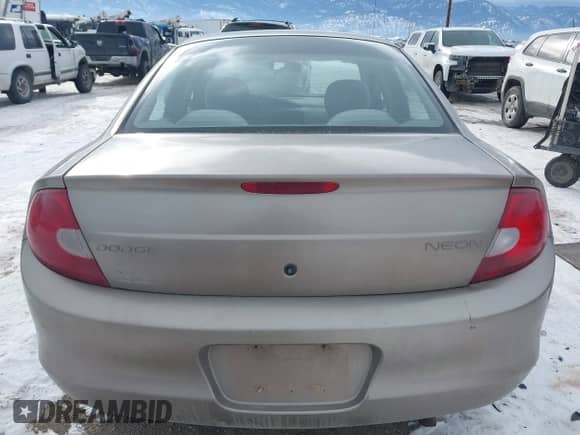 2000 Dodge Neon Highline z VIN 1B3ES46C1YD680067, wystawiony jako IAAI lot #41461937 z przebiegiem 254 719 mil mil oraz . Historia ofert i sprzedaży dostępna na DreamBid. Obrazek 16.