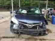 2019 Toyota Sienna LE Auto Access Seat z VIN 5TDKZ3DC5KS001701, wystawiony jako Copart lot #61784365 z przebiegiem Nie podano mil oraz Szkoda całkowita • Salvage title. Historia ofert i sprzedaży dostępna na DreamBid. Obrazek 5.