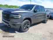 2022 Ram 1500 Limited z VIN 1C6SRFHT5NN332002, wystawiony jako IAAI lot #42230884 z przebiegiem 71 759 mil mil oraz . Historia ofert i sprzedaży dostępna na DreamBid. Obrazek 2.