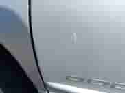 2000 Dodge Intrepid z VIN 2B3HD46R8YH235470, wystawiony jako IAAI lot #43051819 z przebiegiem 130 382 mil mil oraz . Historia ofert i sprzedaży dostępna na DreamBid. Obrazek 6.