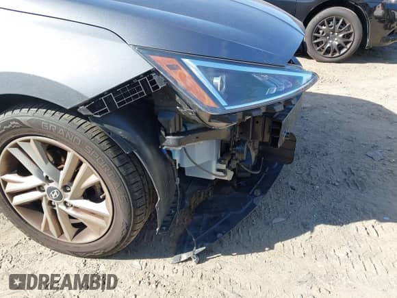 2019 Hyundai Elantra Limited с VIN KMHD84LF9KU836415, выставлен на аукционе IAAI как лот 43393146 с пробегом 72 003 миль миль и . История ставок и продаж доступна на DreamBid. Изображение 19.