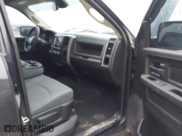 2018 Ram 1500 Tradesman с VIN 3C6RR6KG8JG214216, выставлен на аукционе IAAI как лот 43565195 с пробегом 168 081 миль миль и . История ставок и продаж доступна на DreamBid. Изображение 5.