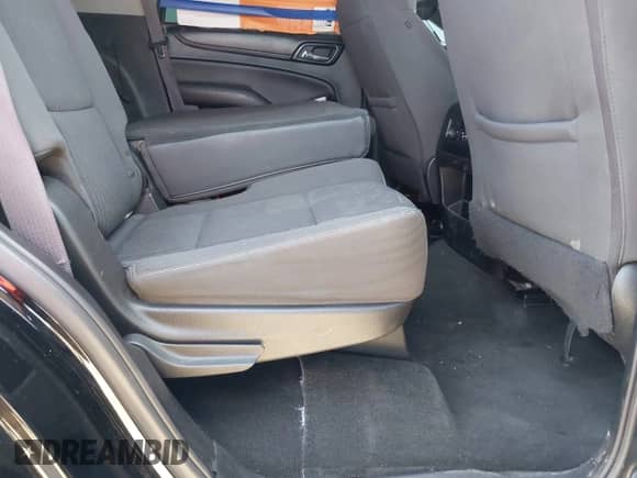 2016 Chevrolet Tahoe LS z VIN 1GNSCAKCXGR482874, wystawiony jako IAAI lot #42016639 z przebiegiem 110 744 mil mil oraz . Historia ofert i sprzedaży dostępna na DreamBid. Obrazek 8.