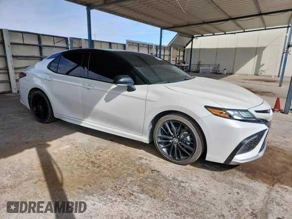 2024 Toyota Camry Hybrid XSE with VIN 4T1K31AK0RU071478, listed as a Copart auction lot 70961275 with 35,641 mi miles and Clean title. Bid and sale history available at DreamBid. Image 4.