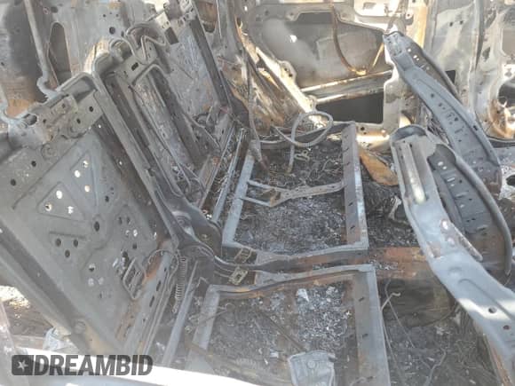 2011 Jeep Grand Cherokee Laredo z VIN 1J4RR4GGXBC552415, wystawiony jako Copart lot #81368485 z przebiegiem Nie podano mil oraz Nie do naprawy • Non repairable. Historia ofert i sprzedaży dostępna na DreamBid. Obrazek 10.