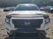 2023 Nissan Frontier SV z VIN 1N6ED1EK8PN618543, wystawiony jako Copart lot #60609945 z przebiegiem Nie podano mil oraz Szkoda całkowita • Salvage title. Historia ofert i sprzedaży dostępna na DreamBid. Obrazek 5.