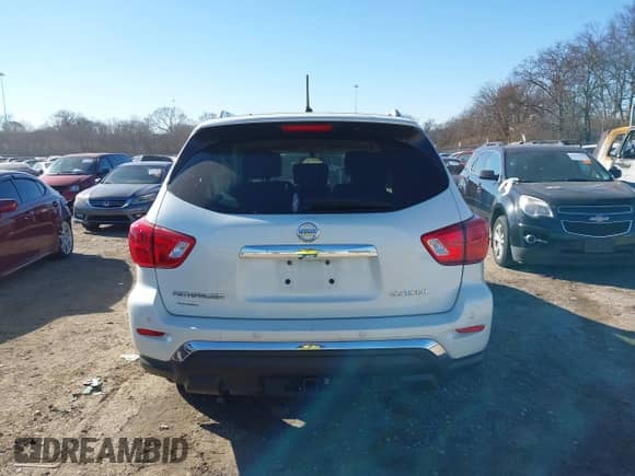 2018 Nissan Pathfinder SV с VIN 5N1DR2MN8JC618011, выставлен на аукционе IAAI как лот 41482884 с пробегом 113 915 миль миль и . История ставок и продаж доступна на DreamBid. Изображение 15.