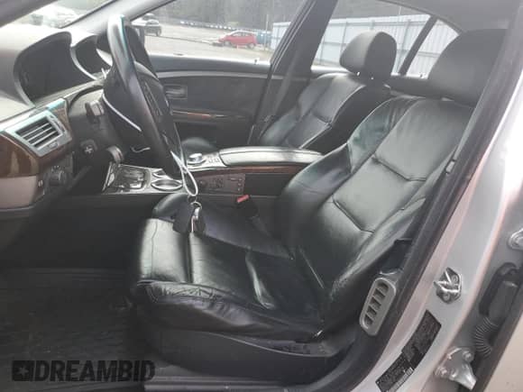 2004 BMW 7 Series 745i z VIN WBAGL63484DP69753, wystawiony jako Copart lot #49211195 z przebiegiem 203 767 mil mil oraz Czysty tytuł • Clean title. Historia ofert i sprzedaży dostępna na DreamBid. Obrazek 7.