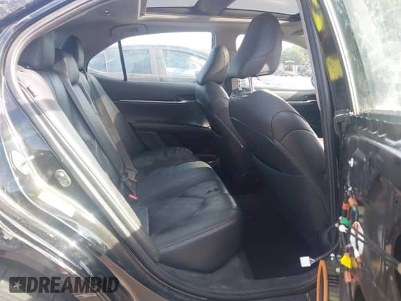 2019 Toyota Camry XSE z VIN 4T1BZ1HK1KU507488, wystawiony jako IAAI lot #43268611 z przebiegiem 128 395 mil mil oraz . Historia ofert i sprzedaży dostępna na DreamBid. Obrazek 8.