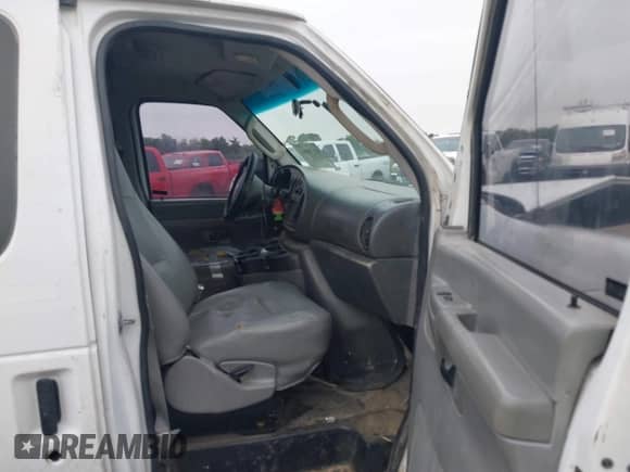 2007 Ford Econoline Cargo Commercial with VIN 1FTNE24L97DB00771, listed as a IAAI auction lot 43110064 with 197,309 mi miles and . Bid and sale history available at DreamBid. Image 5.