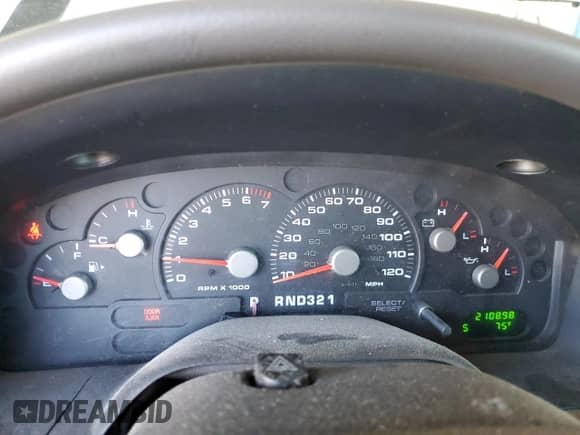 2003 Ford Explorer XLT with VIN 1FMZU73K73ZB45324, listed as a Copart auction lot 80700795 with 210,898 mi miles and Salvage title. Bid and sale history available at DreamBid. Image 9.