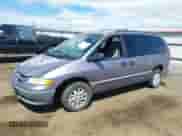 1998 Dodge Caravan SE с VIN 2B4GP44R6WR693307, выставлен на аукционе IAAI как лот 42755624 с пробегом 281 270 миль миль и . История ставок и продаж доступна на DreamBid. Изображение 2.