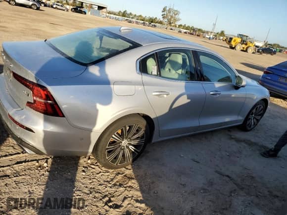 2022 Volvo S60 Inscription с VIN 7JRL12TL9NG177481, выставлен на аукционе Copart как лот 77250264 с пробегом Не указан миль и На запчасти • Non repairable. История ставок и продаж доступна на DreamBid. Изображение 3.