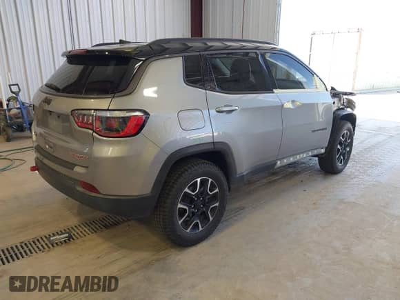 2020 Jeep Compass Trailhawk с VIN 3C4NJDDB3LT163111, выставлен на аукционе IAAI как лот 42343776 с пробегом 98 493 миль миль и . История ставок и продаж доступна на DreamBid. Изображение 4.