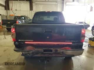 2005 Chevrolet Silverado 1500HD LT с VIN 1GCGK13U45F817859, выставлен на аукционе Copart как лот 64655845 с пробегом 197 588 миль миль и Чистый • Clean title. История ставок и продаж доступна на DreamBid. Изображение 6.