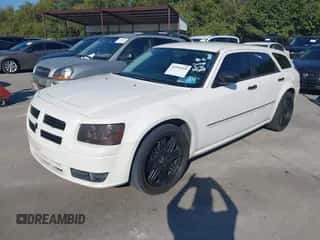 2008 Dodge Magnum SXT with VIN 2D4FV37V68H214404, listed as a IAAI auction lot 43391260 with 262,069 mi miles and . Bid and sale history available at DreamBid. Image 2.