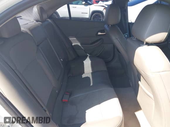 2015 Chevrolet Malibu LT z VIN 1G11D5SLXFF260725, wystawiony jako IAAI lot #43235655 z przebiegiem 217 363 mil mil oraz . Historia ofert i sprzedaży dostępna na DreamBid. Obrazek 8.