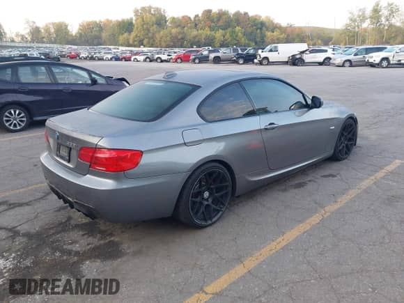 2012 BMW 3 Series 335i с VIN WBAKG7C58CE803387, выставлен на аукционе IAAI как лот 43438973 с пробегом 129 264 миль миль и . История ставок и продаж доступна на DreamBid. Изображение 4.