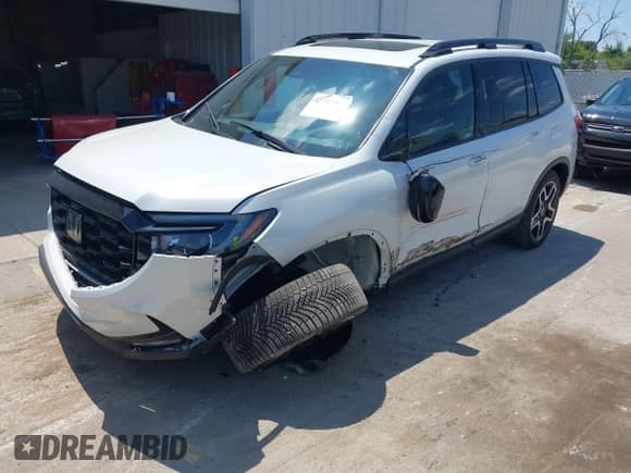 2022 Honda Passport Elite with VIN 5FNYF8H09NB018378, listed as a IAAI auction lot 42767093 with 39,264 mi miles and . Bid and sale history available at DreamBid. Image 2.