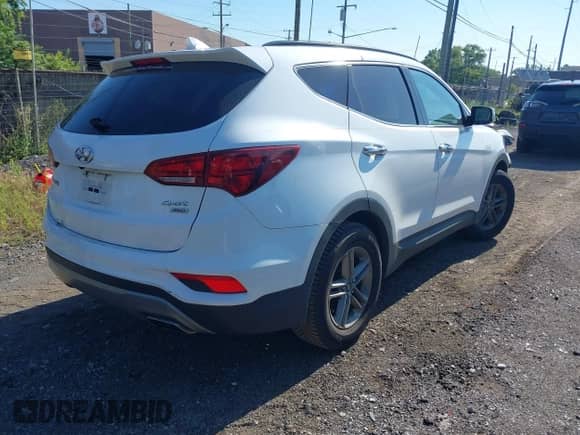 2017 Hyundai Santa Fe 2.4L с VIN 5XYZUDLB9HG383717, выставлен на аукционе IAAI как лот 42790480 с пробегом 142 960 миль миль и . История ставок и продаж доступна на DreamBid. Изображение 4.