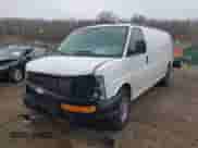 2018 Chevrolet Express Cargo z VIN 1GCWGBFG4J1326904, wystawiony jako IAAI lot #41969074 z przebiegiem 74 710 mil mil oraz . Historia ofert i sprzedaży dostępna na DreamBid. Obrazek 17.