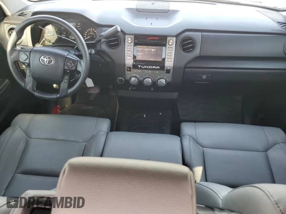 2019 Toyota Tundra SR с VIN 5TFUM5F10KX079800, выставлен на аукционе Copart как лот 81719915 с пробегом 94 928 миль миль и Списание • Salvage title. История ставок и продаж доступна на DreamBid. Изображение 8.