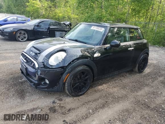2015 MINI Hardtop S with VIN WMWXP7C52F2A33637, listed as a Copart auction lot 61159235 with 186,748 mi miles and Clean title. Bid and sale history available at DreamBid. Image 1.