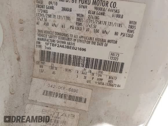 2011 Ford F-250 XL z VIN 1FTBF2A63BEB21696, wystawiony jako IAAI lot #42118911 z przebiegiem 212 721 mil mil oraz . Historia ofert i sprzedaży dostępna na DreamBid. Obrazek 9.