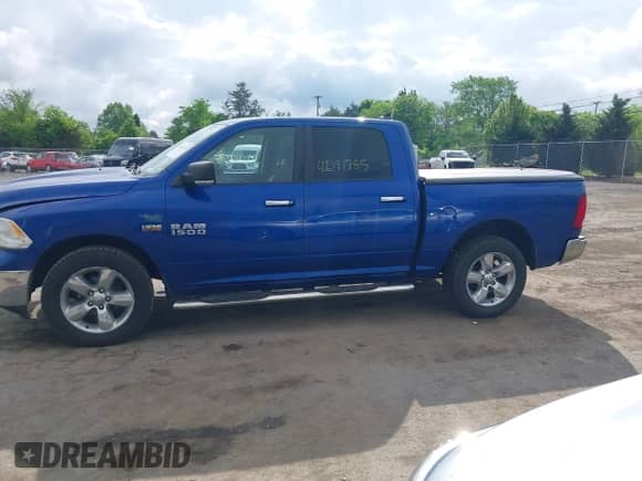 2014 Ram 1500 Big Horn z VIN 1C6RR7LT3ES451325, wystawiony jako IAAI lot #42191755 z przebiegiem 169 040 mil mil oraz . Historia ofert i sprzedaży dostępna na DreamBid. Obrazek 14.