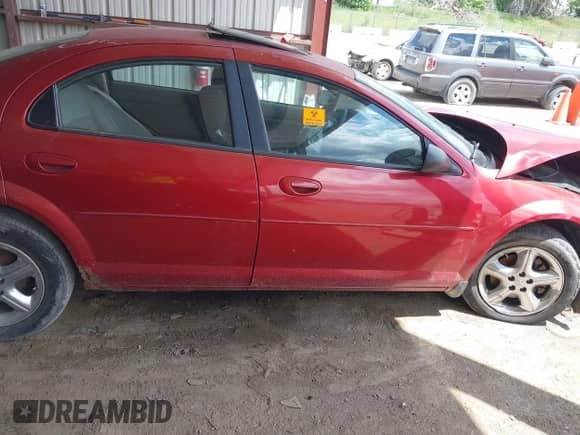2005 Dodge Stratus SXT с VIN 1B3EL46R25N668341, выставлен на аукционе IAAI как лот 42383294 с пробегом Не указан миль и . История ставок и продаж доступна на DreamBid. Изображение 12.