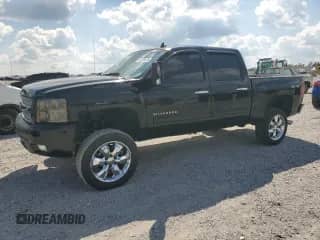2013 Chevrolet Silverado 1500 LTZ с VIN 3GCPKTE21DG356446, выставлен на аукционе Copart как лот 80659935 с пробегом 184 173 миль миль и Списание • Salvage title. История ставок и продаж доступна на DreamBid. Изображение 1.