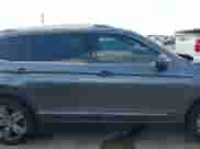 2020 Volkswagen Tiguan SE с VIN 3VV3B7AX4LM081650, выставлен на аукционе IAAI как лот 42799113 с пробегом 39 621 миль миль и . История ставок и продаж доступна на DreamBid. Изображение 13.