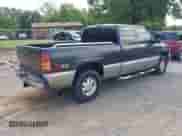 2003 GMC Sierra 1500 SLE с VIN 2GTEK19T931170319, выставлен на аукционе IAAI как лот 42688524 с пробегом 319 869 миль миль и . История ставок и продаж доступна на DreamBid. Изображение 4.