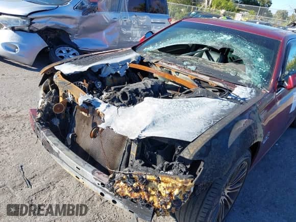 2014 Chrysler 300 S с VIN 2C3CCABT9EH100834, выставлен на аукционе IAAI как лот 41029312 с пробегом Не указан миль и . История ставок и продаж доступна на DreamBid. Изображение 6.