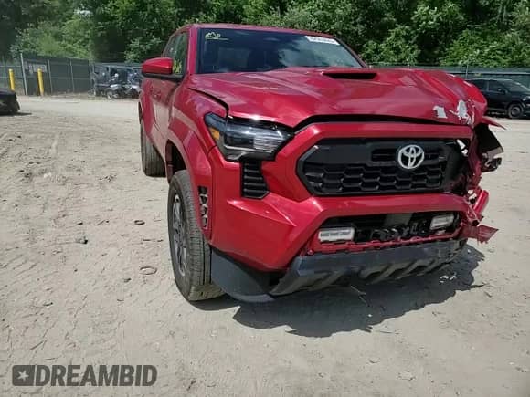2024 Toyota Tacoma SR5 with VIN 3TYLB5JN8RT009946, listed as a Copart auction lot 62563025 with 17,752 mi miles and Salvage title. Bid and sale history available at DreamBid. Image 13.