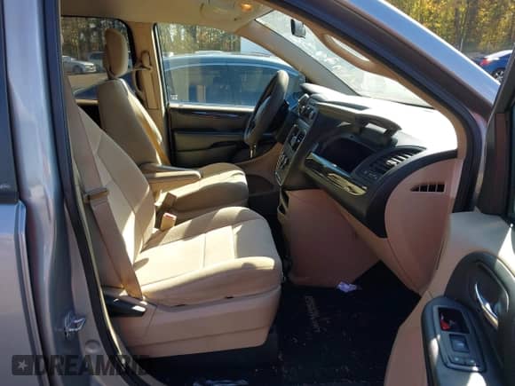 2013 Dodge Grand Caravan SE z VIN 2C4RDGBG0DR761234, wystawiony jako IAAI lot #43499936 z przebiegiem 98 750 mil mil oraz . Historia ofert i sprzedaży dostępna na DreamBid. Obrazek 5.