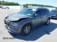 2024 Hyundai Tucson SEL z VIN 5NMJBCDE9RH296896, wystawiony jako IAAI lot #43125329 z przebiegiem 90 264 mil mil oraz . Historia ofert i sprzedaży dostępna na DreamBid. Obrazek 2.