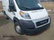 2020 Ram ProMaster Cargo z VIN 3C6TRVBG6LE141720, wystawiony jako IAAI lot #42070689 z przebiegiem 95 612 mil mil oraz . Historia ofert i sprzedaży dostępna na DreamBid. Obrazek 1.