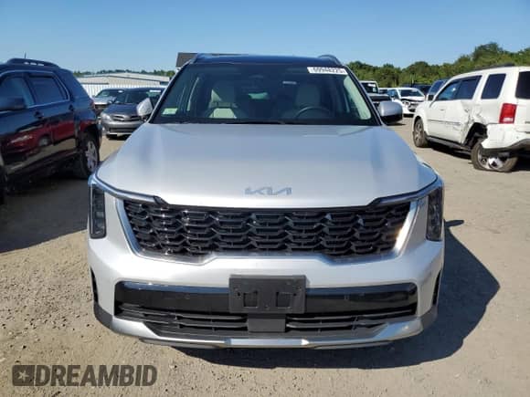 2025 Kia Sorento EX with VIN KNDRHDJG9S5335153, listed as a Copart auction lot 69948225 with 14,587 mi miles and Salvage title. Bid and sale history available at DreamBid. Image 5.