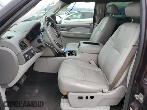 2008 Chevrolet Silverado 1500 2LT z VIN 2GCEK133581130299, wystawiony jako Copart lot #71974694 z przebiegiem 146 074 mil mil oraz Czysty tytuł • Clean title. Historia ofert i sprzedaży dostępna na DreamBid. Obrazek 7.