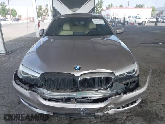 2017 BMW 5 Series 530i xDrive с VIN WBAJA7C38HG907224, выставлен на аукционе IAAI как лот 42443389 с пробегом 70 022 миль миль и . История ставок и продаж доступна на DreamBid. Изображение 12.