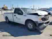 2018 Ford F-150 XL z VIN 1FTMF1CP2JKE67554, wystawiony jako Copart lot #64433385 z przebiegiem 244 102 mil mil oraz Szkoda całkowita • Salvage title. Historia ofert i sprzedaży dostępna na DreamBid. Obrazek 4.