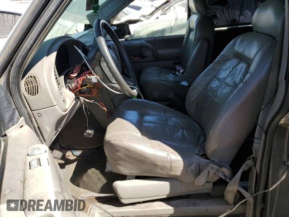 2000 Chevrolet Astro с VIN 1GNEL19W2YB162505, выставлен на аукционе Copart как лот 66702904 с пробегом Не указан миль и Списание • Salvage title. История ставок и продаж доступна на DreamBid. Изображение 7.