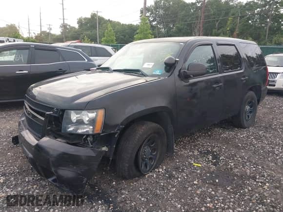 2010 Chevrolet Tahoe LS с VIN 1GNMCAE01AR125567, выставлен на аукционе IAAI как лот 40189240 с пробегом Не указан миль и . История ставок и продаж доступна на DreamBid. Изображение 2.
