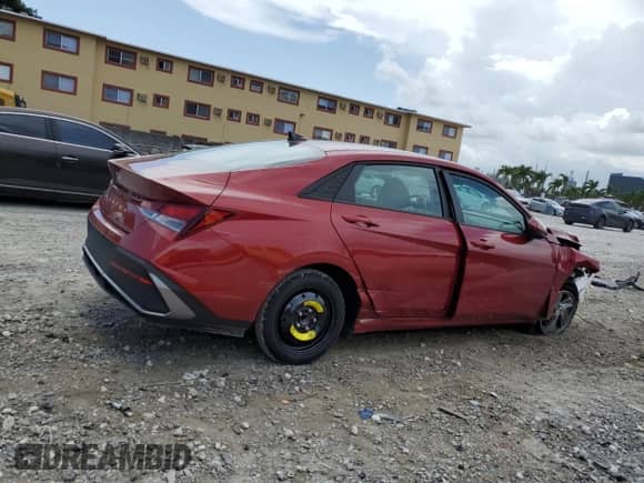 2025 Hyundai Elantra SE с VIN KMHLL4DG7SU009031, выставлен на аукционе Copart как лот 70039885 с пробегом 4 313 миль миль и На запчасти • Non repairable. История ставок и продаж доступна на DreamBid. Изображение 3.