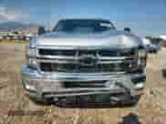 2011 Chevrolet Silverado 2500HD LTZ z VIN 1GC1KYC8XBF113968, wystawiony jako Copart lot #70536765 z przebiegiem 130 485 mil mil oraz Szkoda całkowita • Salvage title. Historia ofert i sprzedaży dostępna na DreamBid. Obrazek 5.