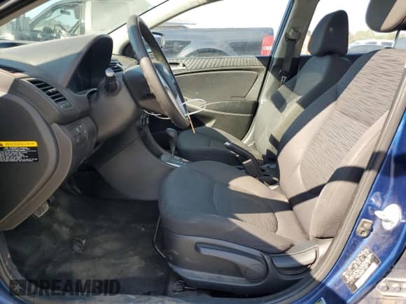 2017 Hyundai Accent SE с VIN KMHCT5AE9HU319828, выставлен на аукционе Copart как лот 84009785 с пробегом 152 465 миль миль и Списание • Salvage title. История ставок и продаж доступна на DreamBid. Изображение 7.