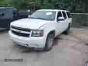2011 Chevrolet Suburban LS с VIN 1GNSCHE02BR385445, выставлен на аукционе IAAI как лот 42659783 с пробегом 234 583 миль миль и . История ставок и продаж доступна на DreamBid. Изображение 2.