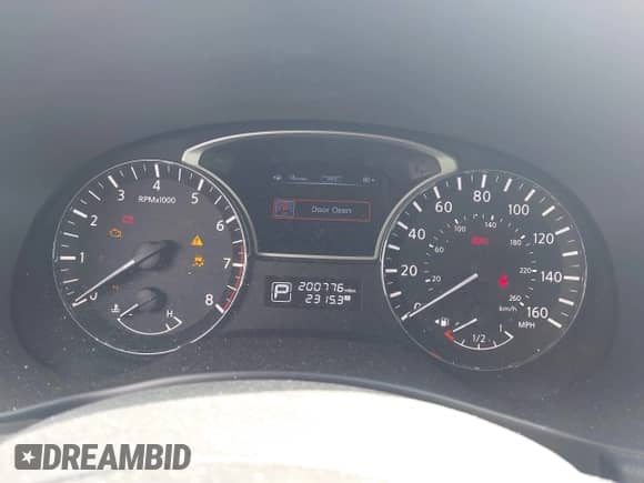 2013 Nissan Pathfinder SL with VIN 5N1AR2MM3DC661587, listed as a IAAI auction lot 42824483 with 200,776 mi miles and . Bid and sale history available at DreamBid. Image 7.