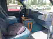 1999 Chevrolet Express z VIN 1GBFG15R1X1063362, wystawiony jako IAAI lot #42312348 z przebiegiem 136 127 mil mil oraz . Historia ofert i sprzedaży dostępna na DreamBid. Obrazek 5.